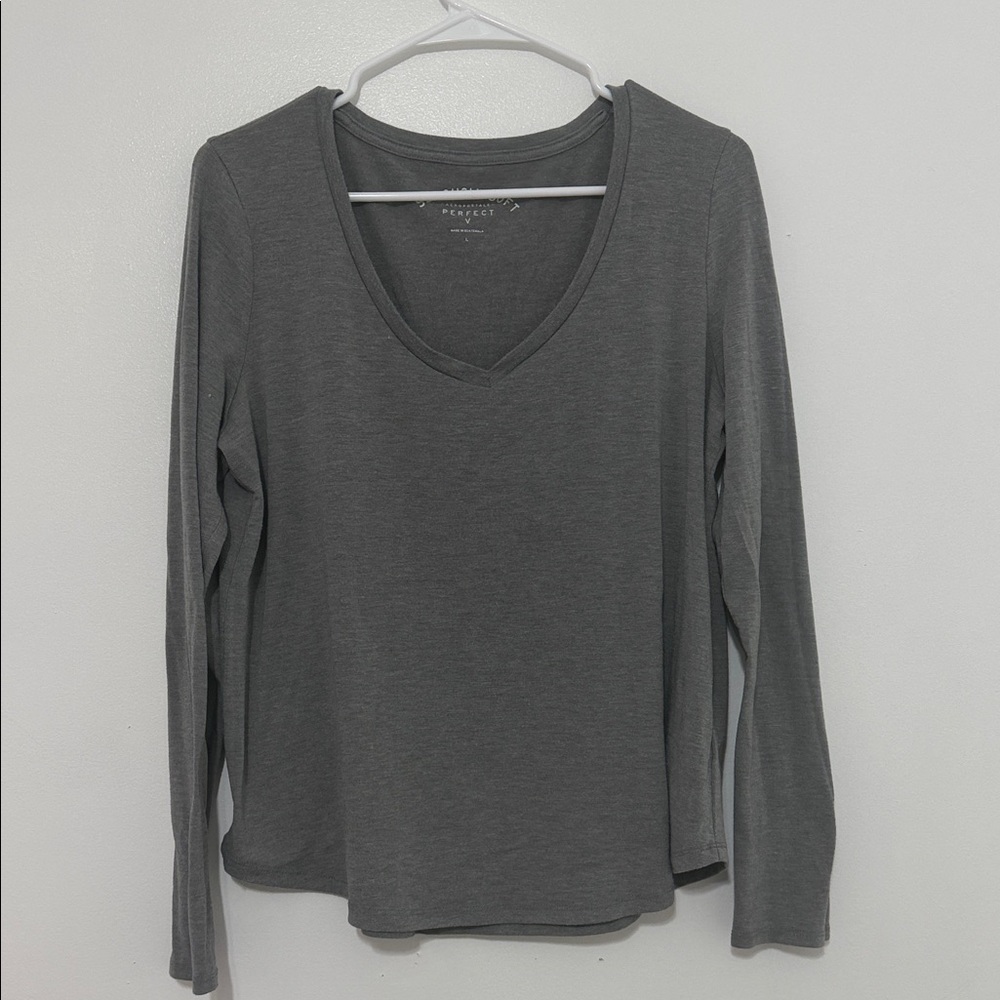 Aeropostale Gray Long Sleeve V-Neck Top